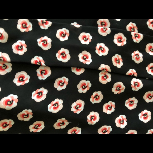 Elle Blouse - Picture 2 of 3